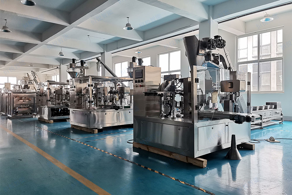 葉面肥自動(dòng)包裝機(jī)采用稱(chēng)重式（動(dòng)態(tài)稱(chēng)重傳感器）或容積式（螺旋 / 量杯）計(jì)量